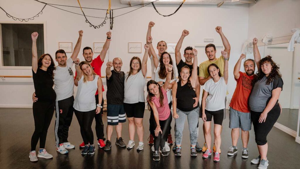 foto dando una clase de matrona en alcoy